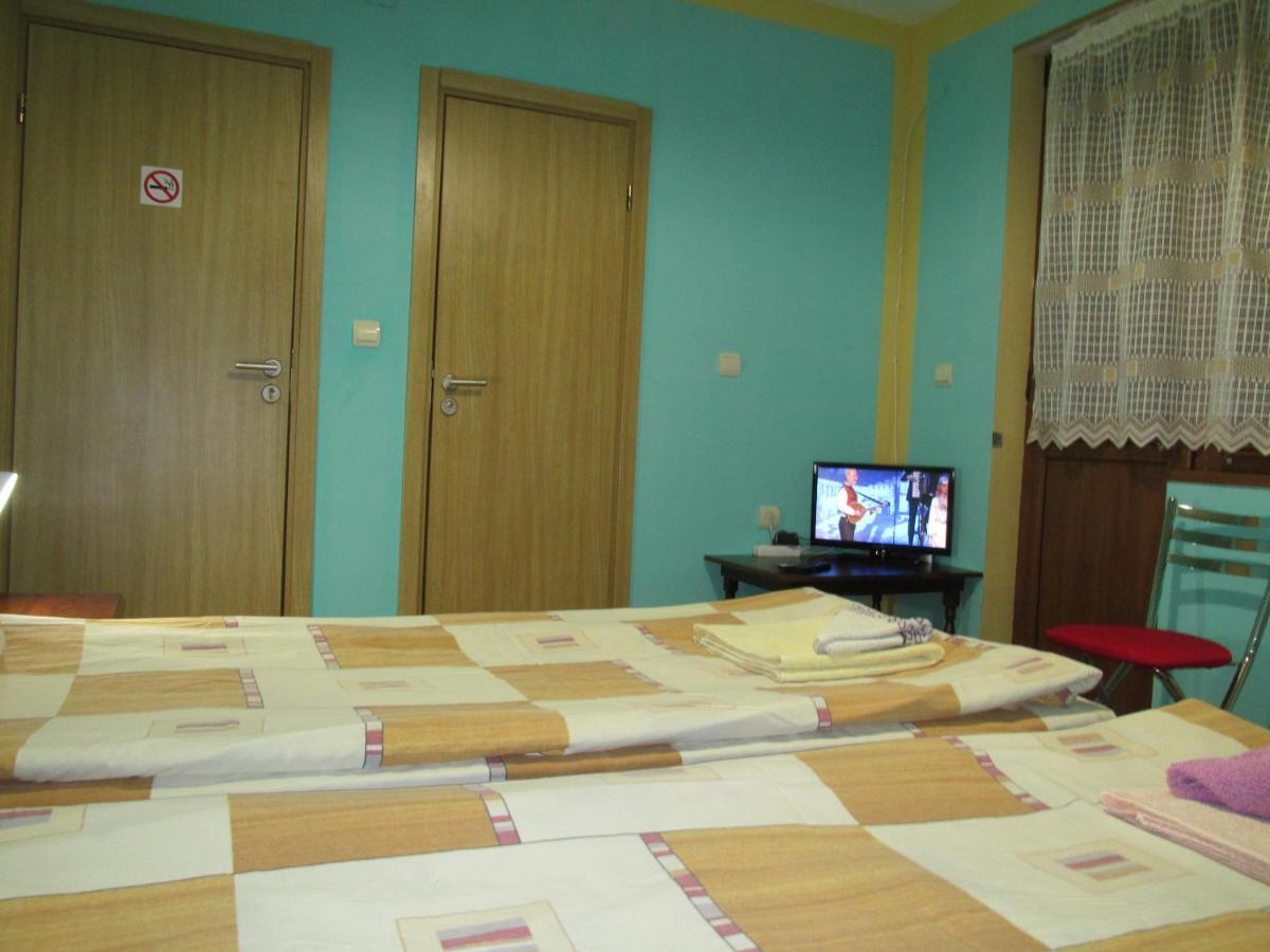 Pri Orehite Guesthouse Oreshak  Dış mekan fotoğraf