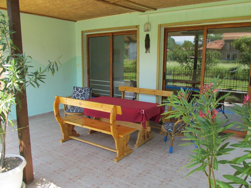 Pri Orehite Guesthouse Oreshak  Dış mekan fotoğraf