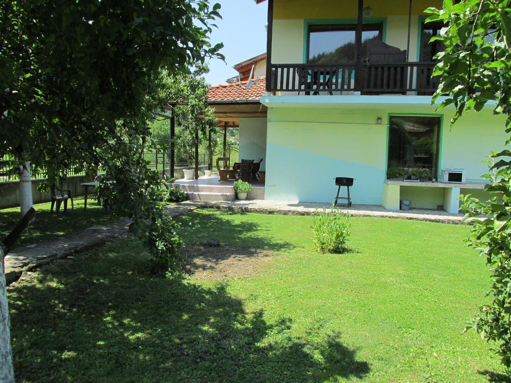 Pri Orehite Guesthouse Oreshak  Dış mekan fotoğraf