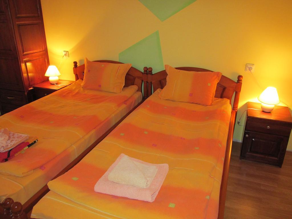 Pri Orehite Guesthouse Oreshak  Dış mekan fotoğraf