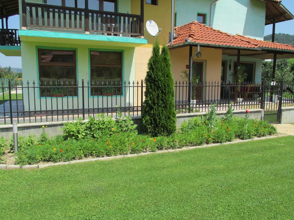 Pri Orehite Guesthouse Oreshak  Dış mekan fotoğraf